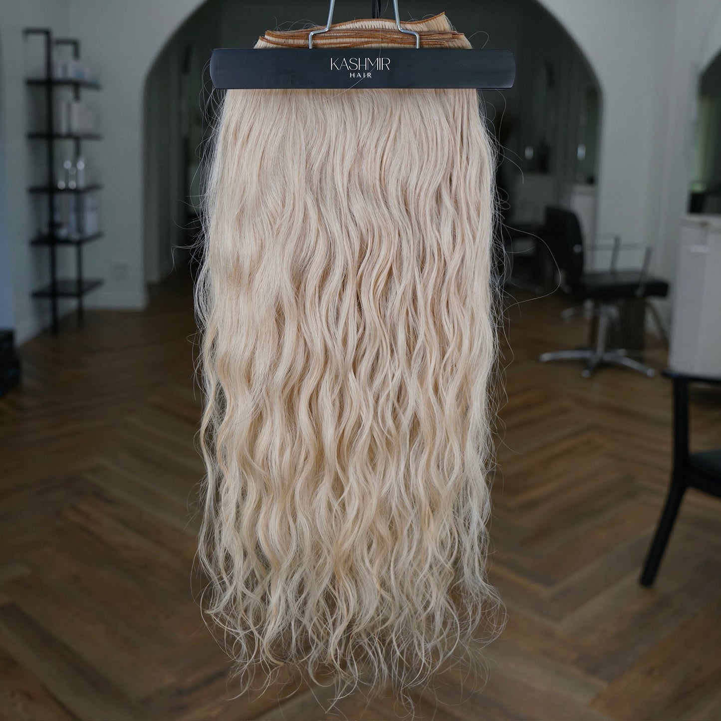 Kashmir Flat Weft - 20" Light Brown Wavy - 2 Wefts