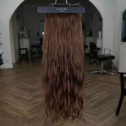 Kashmir Flat Weft - 22" Medium Brown Wavy - 9 Wefts