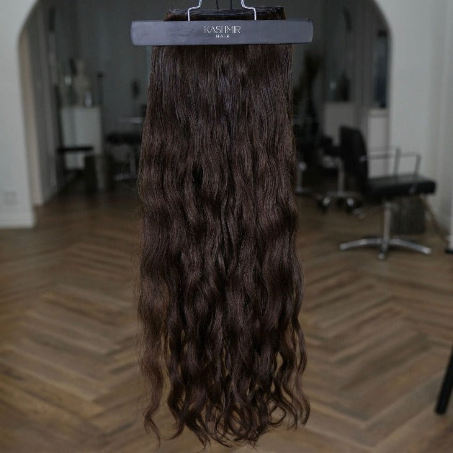 Kashmir Flat Weft - 24" Medium Brown Wavy - 2 Wefts